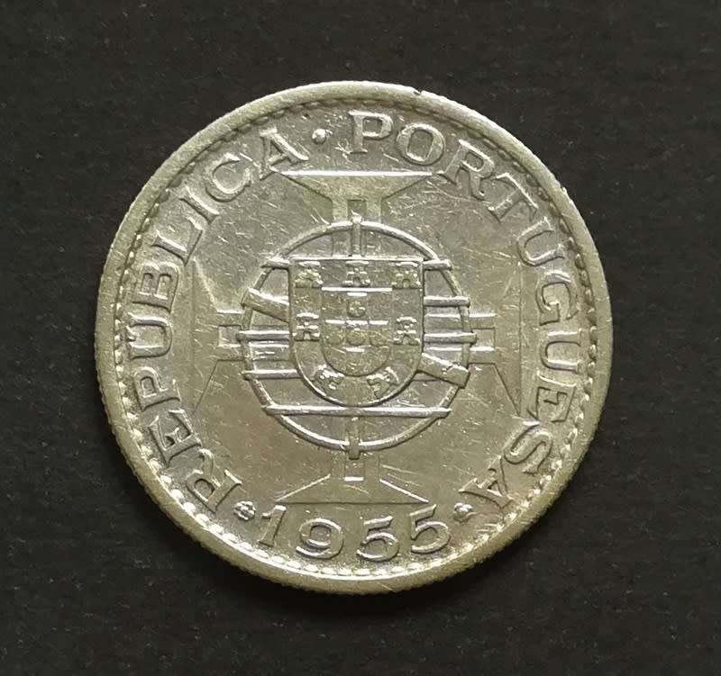 MOZAMBIQUE 1955 SILVER 10 ESCUDOS