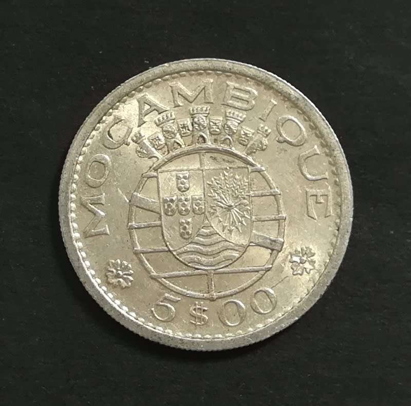 MOZAMBIQUE 1960 SILVER 5 ESCUDOS