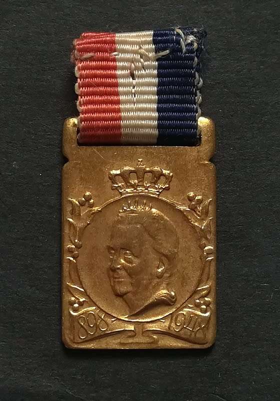 QUEEN WILHELMINA 1898-1948 FIFTIETH ANNIVERSARY JUBILEE 15X20MM