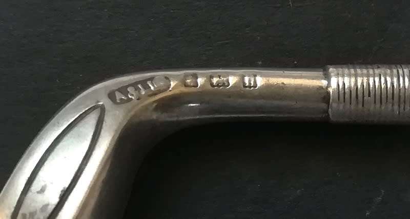 BIRMINGHAM 1912 STERLING SILVER GOLF THEME BUTTON HOOK 130MM 13.1 GRAMS
