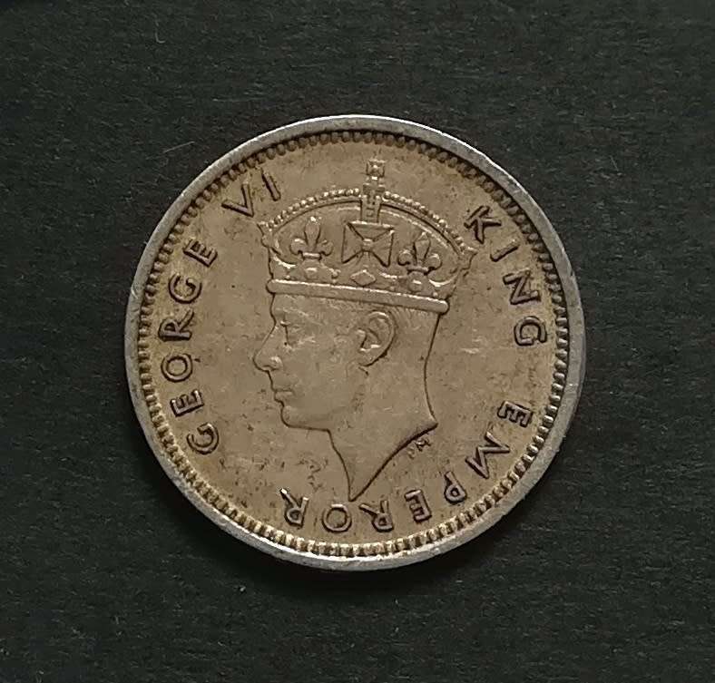 SOUTHERN RHODESIA 1940 SILVER 3 PENCE
