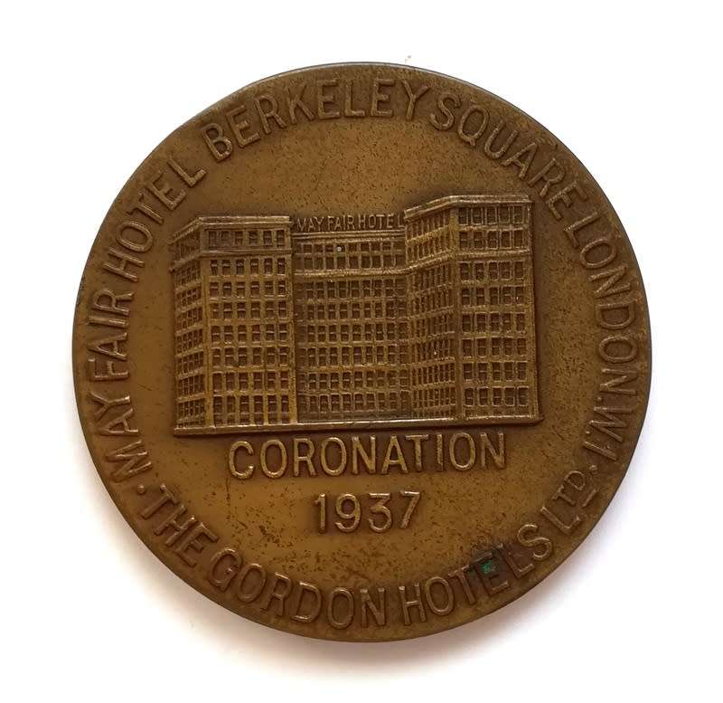 1937 CORONATION GEORGE V1 AND ELIZABETH *THE GORDON HOTELS LTD 50MM