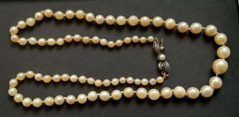 PEAR NECKLACE GRADUATED AND KNOTTED *STERLING SILVER CLASP* 450MM