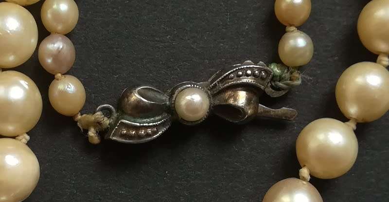 PEAR NECKLACE GRADUATED AND KNOTTED *STERLING SILVER CLASP* 450MM