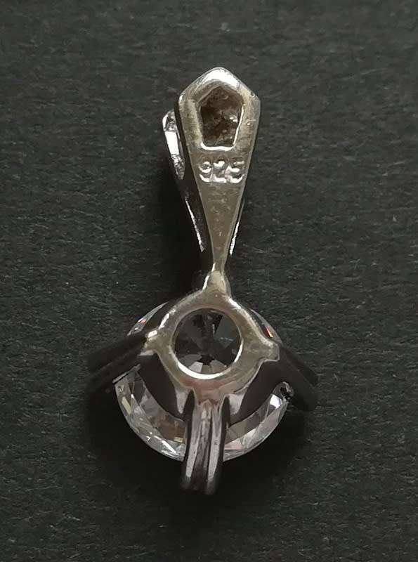 STERLING SILVER AND CRYSTAL PENDANT 9X15MM