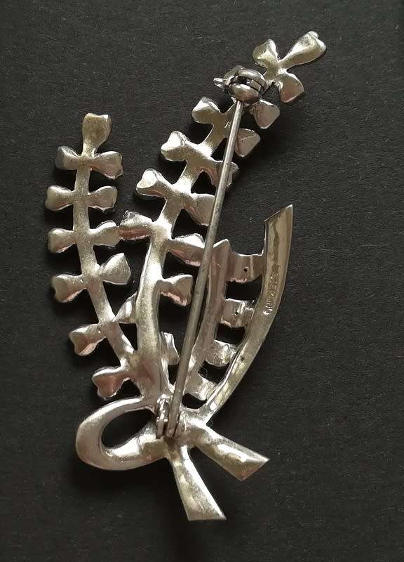 STERLING SILVER AND MARCASITE BROOCH  30X55MM 9G