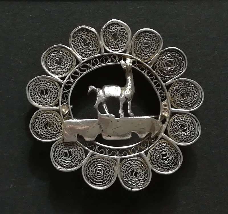 STERLING SILVER FILIFREE LLAMA BROOCH 40MM 5.4G