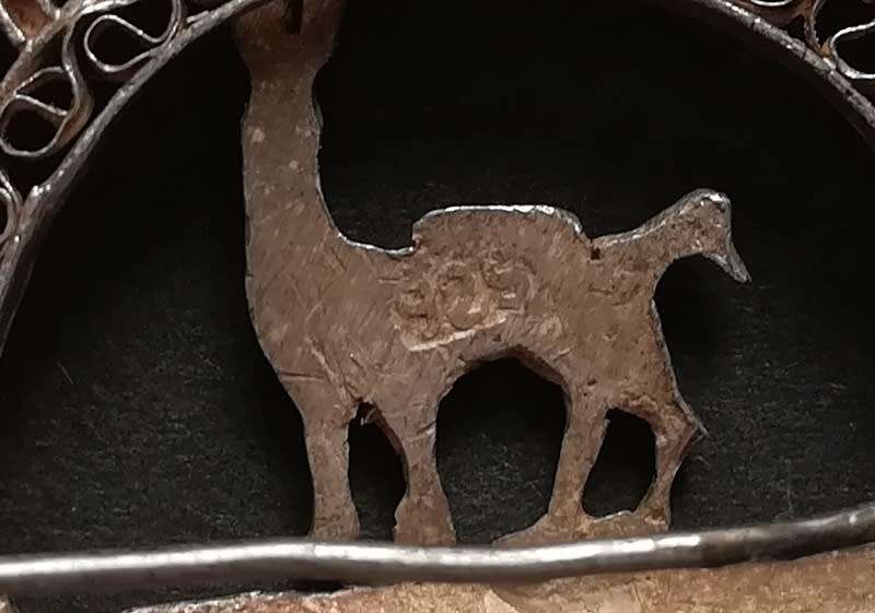 STERLING SILVER FILIFREE LLAMA BROOCH 40MM 5.4G