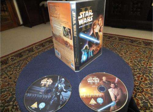 Star Wars - Episode 2: Attack of the Clones DVD (2 Disc Edition with internal artwork and dvd guide)