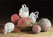 CHRISTMAS HANGING BALLS