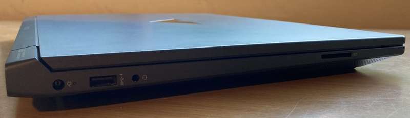 HP Victus Ryzen 5 RX 6500M 1TB Gaming Laptop