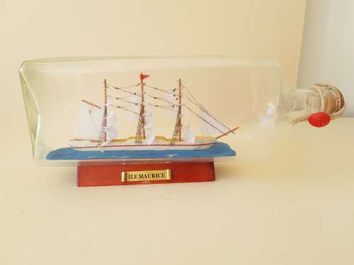 Ile Maurice Ship In A Bottle