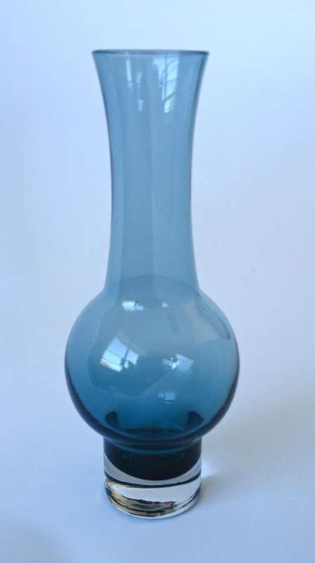 Vase by Aimo Okkolin for Riihimaki/Riihimaen Lasi, Finland c1970s