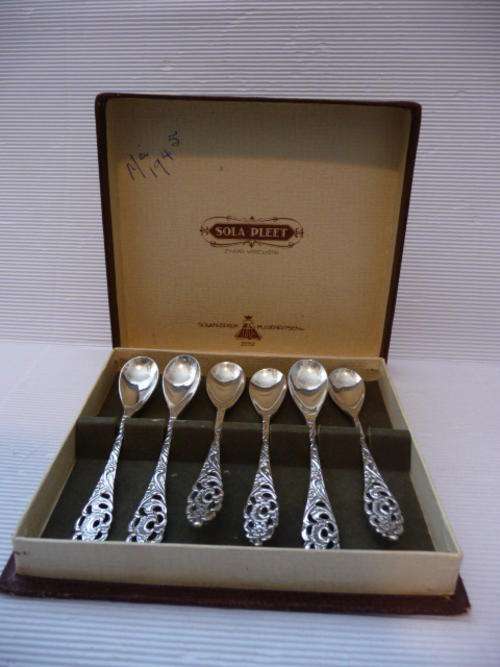 EPNS Spoons in Original Box - Sola Pleet Zwaar Verzilverd - Writing in Box Mei 1945 - Very Beautiful