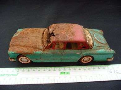 Plymouth Voulient Model Car - Rusted - to Repair @@@ Crazy R1 Start