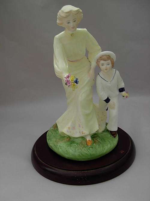 TOP ITEM Bone China Coalport Summer's Day Porcelain Figurine @@@ Crazy R1 Start