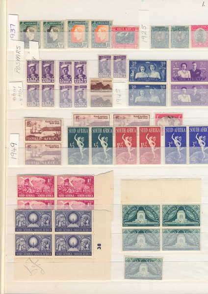Stamp album with 32 pages filled with more than 600 South African mint stamps - 1937 and later