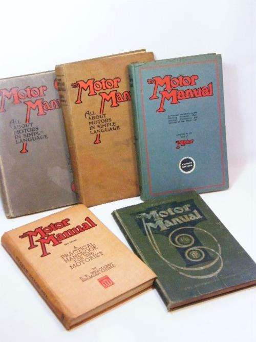Lot of 5 vintage The Motor manual books - as per photo