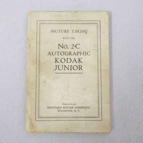 Picture taking with the No.2C autographic Kodak Junior published by the Eastman Kodak Company