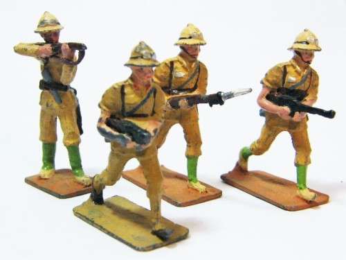 Lot of 4 WW2 North Africa lead soldiers - marked S.Africa on base