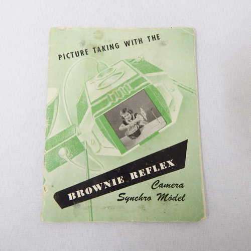 Picture taking with the Brownie Reflex Synchro Model instruction manual