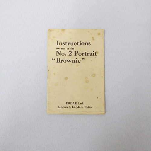 Instructions for use of the no.2 portrait `Brownie`
