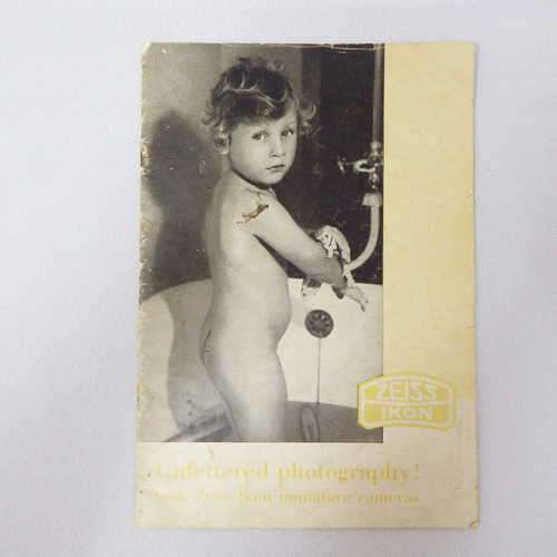 Unfettered photography ! with Zeis Ikon miniature cameras booklet