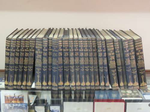 Hutchinson's pictorial history of the war WW2 complete set of 22 books, dated 3 Sep 1939 -4 Sep 1944