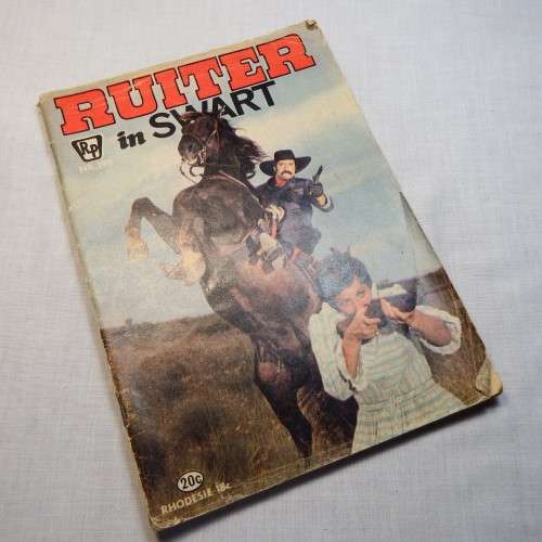 Ruiter in swart - no.195 - Fotoverhale