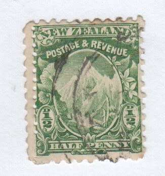 New Zealand 1900 1/2 penny mount cook - used - S.G. 306 - Mixed perfs - Left side 14, others 11