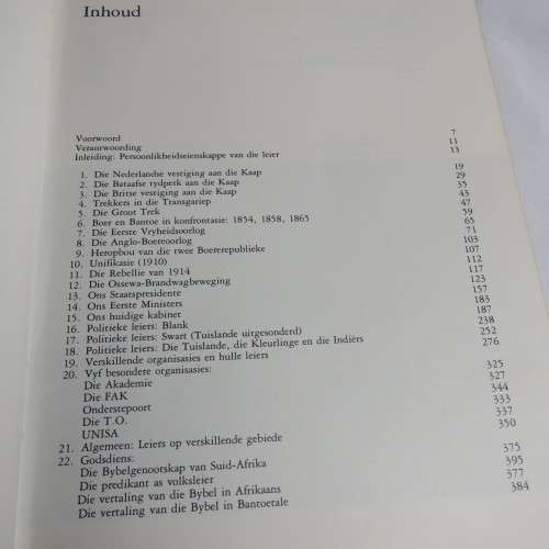 400 Leiers in Suid Afrika oor vier eeue deur dr. E.A. Venter 1980 - Leather bound signed copy 46/200