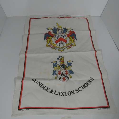 Lot of 5 vintage souvenir printed cloths - Size 70 x 49 - All about same size