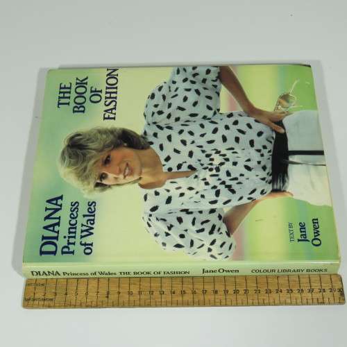 DIANA Princess of Whales - The Book of fashion