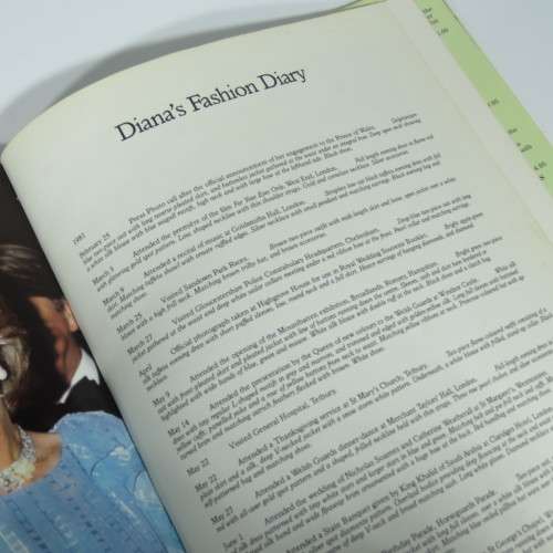 DIANA Princess of Whales - The Book of fashion
