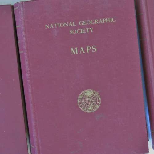 Lot of 50 vintage National Geographic Society maps - 3 Folders - Maps differ in sizes