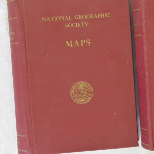 Lot of 50 vintage National Geographic Society maps - 3 Folders - Maps differ in sizes