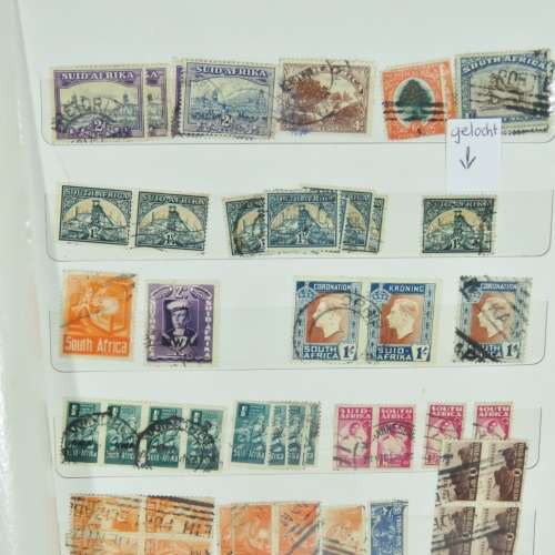 Stamp Album with over 450 South Africa stamps - With 12 page album