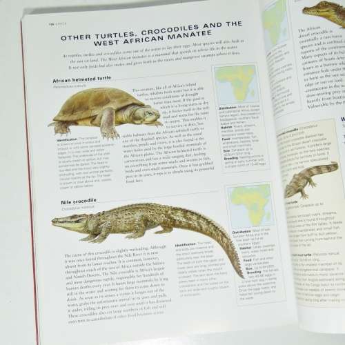 The Complete Illustrated world guide to freshwater Fish and River creatures