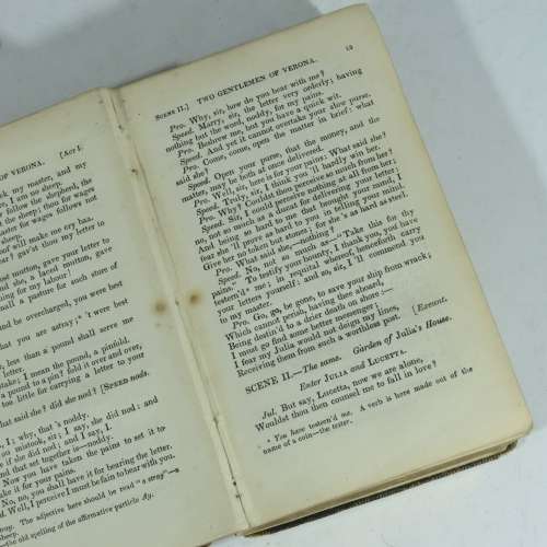 Lot of 4 antique books - The Works of William Shakespeare