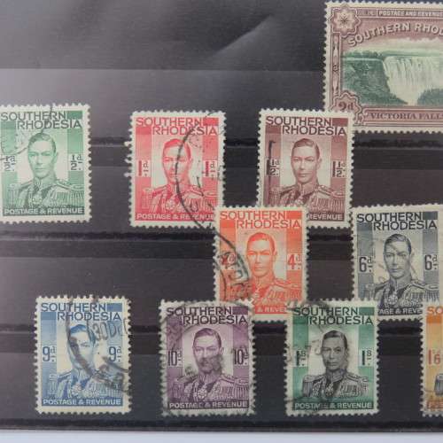 Southern Rhodesia lot of 13 stamps - Unchecked