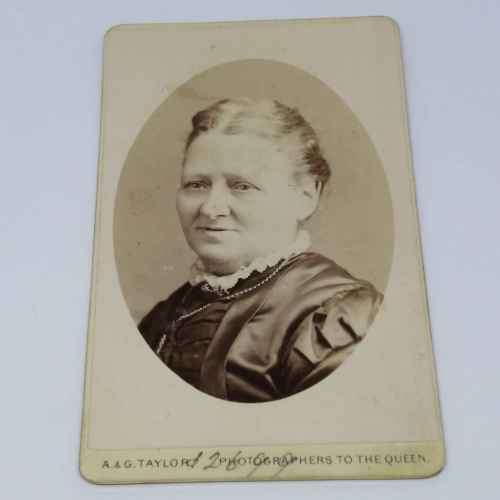 Lot of 5 Antique photos of people