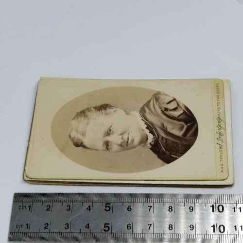 Lot of 5 Antique photos of people