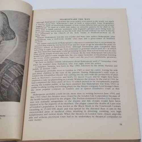 William Shakespeare - Richard III - Stratford series