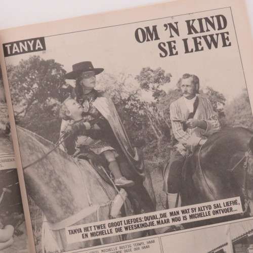Fotoboekie Dubbel uitgawe no 35 Arend van die oerwoud and Tanya die vegter - Klein vlek op voorblad