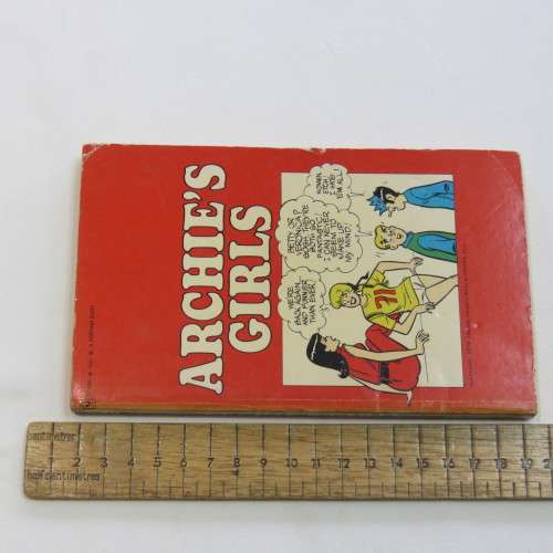 Vintage cartoon book Archie`s Girls 1973 issue