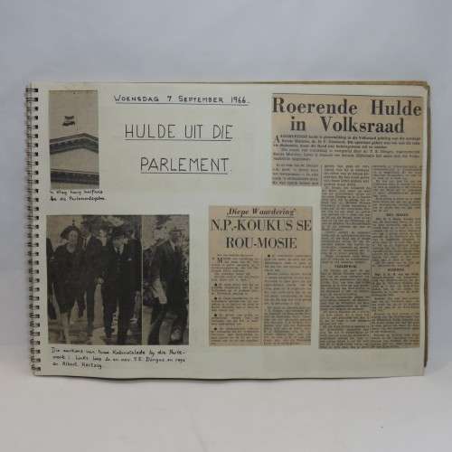 Plakboek oor Dr HF Verwoerd - Sy moord en lewe - Size 28 x 48 cm