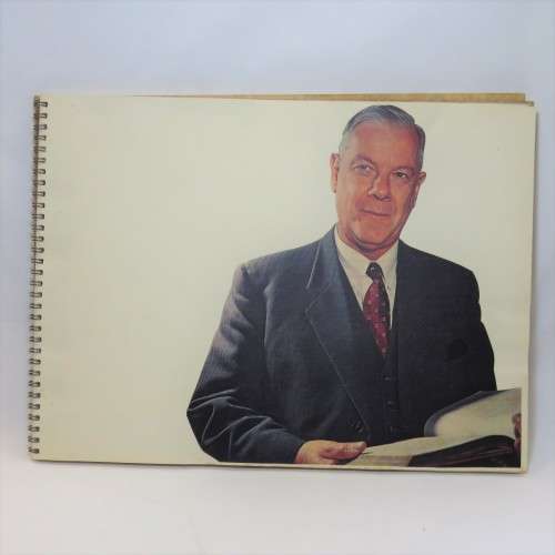 Plakboek oor Dr HF Verwoerd - Sy moord en lewe - Size 28 x 48 cm