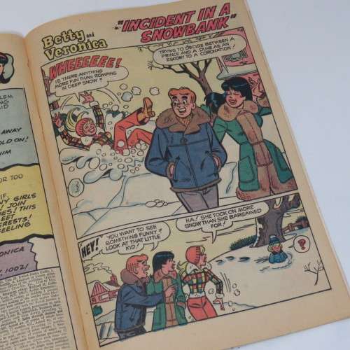Lot of 5 comic books  - Archie