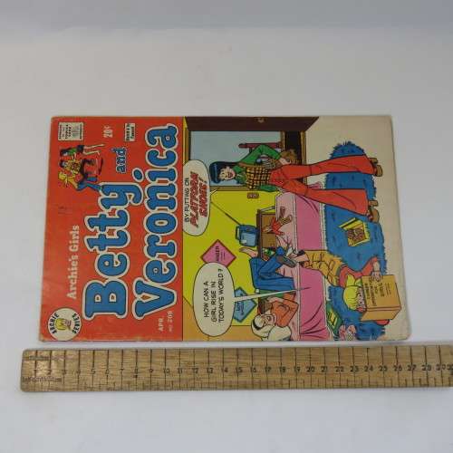 Lot of 5 comic books  - Archie