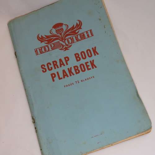 1960/1 Plakboek oor die eerste aanslag op DR HF Verwoerd se lewe en ander verwante sake